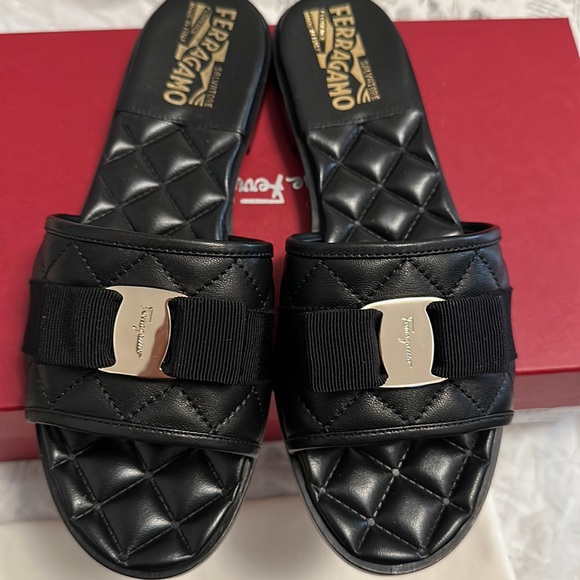 ❌❌❌SOLD❌❌❌Salvatore Ferragamo Slide - Picture 1 of 8